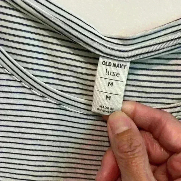 Old navy - Picture 2 of 2